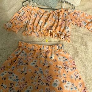 Short & frilly shoulder cropped matching peach set